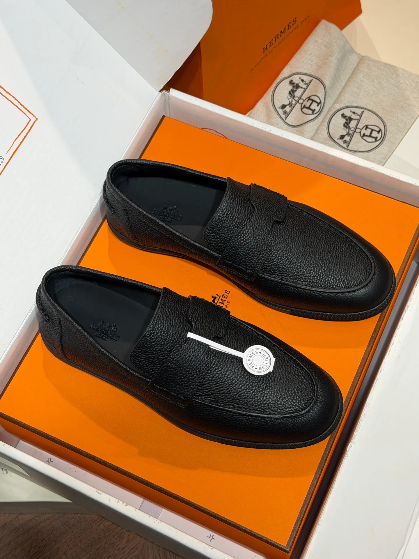 【HERMES】Top P:800💰-Size: 39-44 (38.45. Customized) H Home Freesstyle Men's Loafers Calfskin and Epsom Heritage calfskin high-top sports shoes, the soles are decorated with saddle stud buckle patterns, creating a modern urban style. Imported cowhide + cowhide lining + customized TPU outsole.